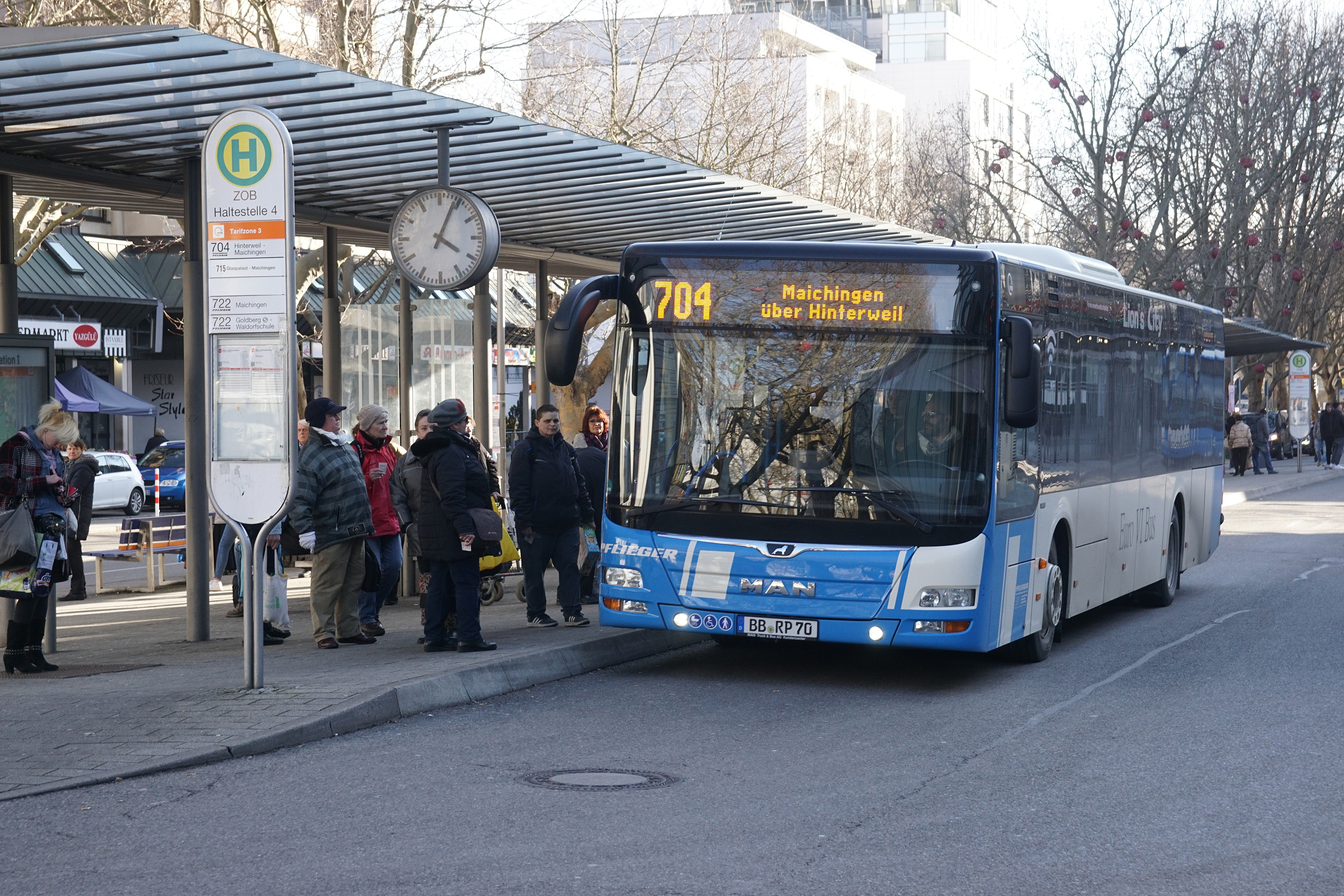 Was ist dran am neuen Stadtverkehr? Wie weit sind die beiden Städte mit ihren Zielen, den ÖPNV attraktiver zu machen und mehr Menschen in die Busse zu bekommen. Danach fragte SZ/BZ-Chefredakteur Jürgen Haar die OB's und Baubürgermeisterinnen von Böblingen und Sindelfingen. Bild: Hamann