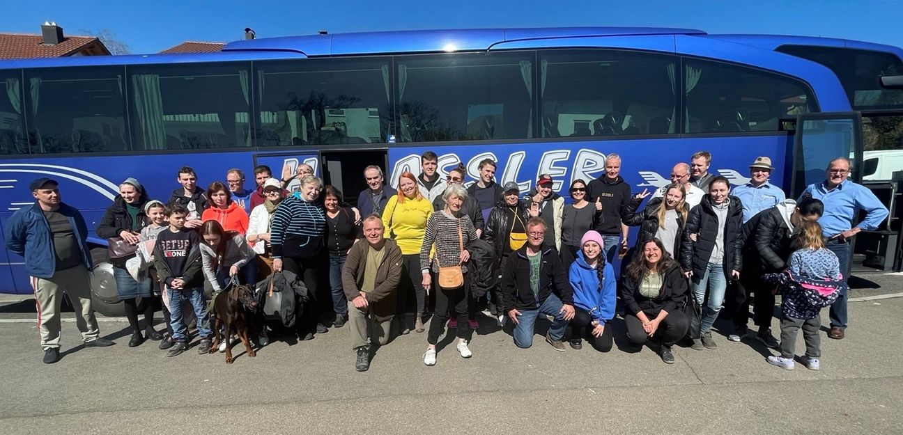 Die erste Gruppe ehrenamtlicher Sindelfinger Helfer ist am Sonntag aus Chelm zurückgekehrt. Auf ihrer Heimreise nahmen sie auch Flüchtlinge aus der Ukraine mit nach Sindelfingen. Bild: z
