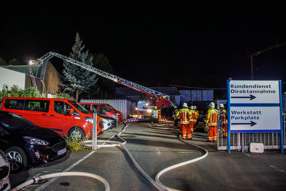 In der Nacht zu Montag kam es zu einem Brand im Böblinger Industriegebiet Hulb. Bild: z