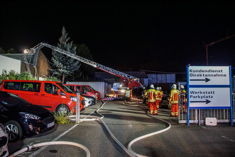 In der Nacht zu Montag kam es zu einem Brand im Böblinger Industriegebiet Hulb. Bild: z