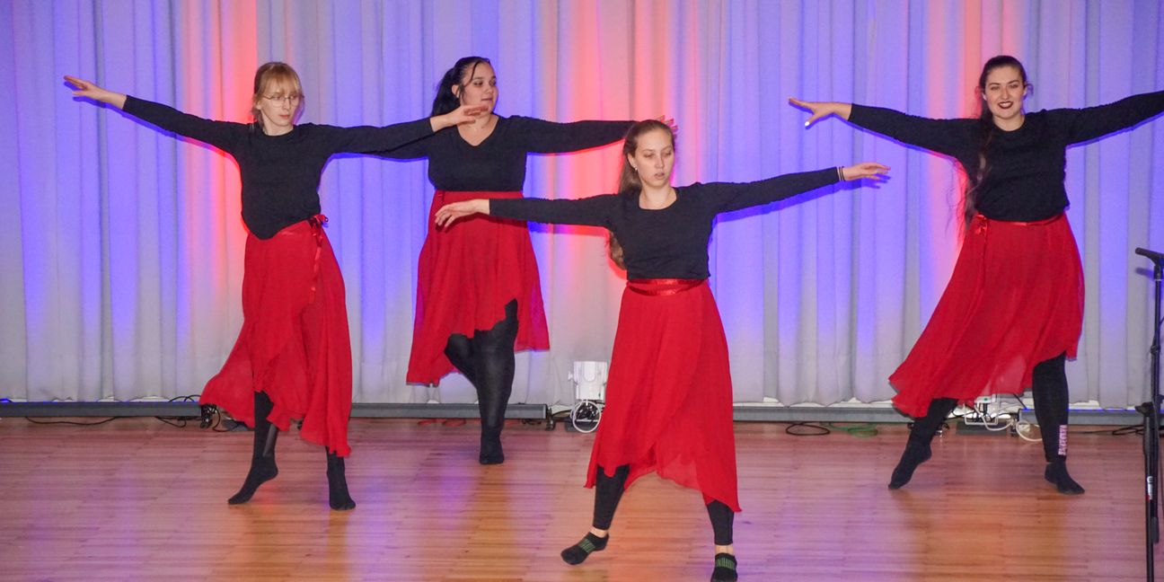 Ihre Premiere bei der Kulturschlachtplatte der GSV-Chöre hatte die Tanzgruppe „Released“ unter der Leitung von Melanie Markovic von der GSV-Abteilung Modern Dance.    Bild: Dettenmeyer