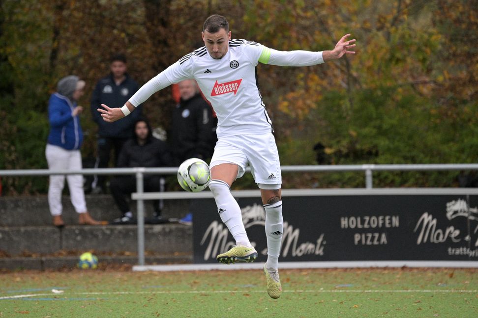 Nicolai Dittrich und der VfL Sindelfingen wollen ihre Siegesserie in der Fußball-Landasliga weiter ausbauen. Bild: Eibner-Pressefoto / Tobias Baur