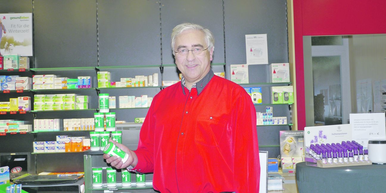 Der Sindelfinger Apotheker Joachim Seidel setzt sich für die Idee der Notfalldose ein.  Bilder: Nüßle