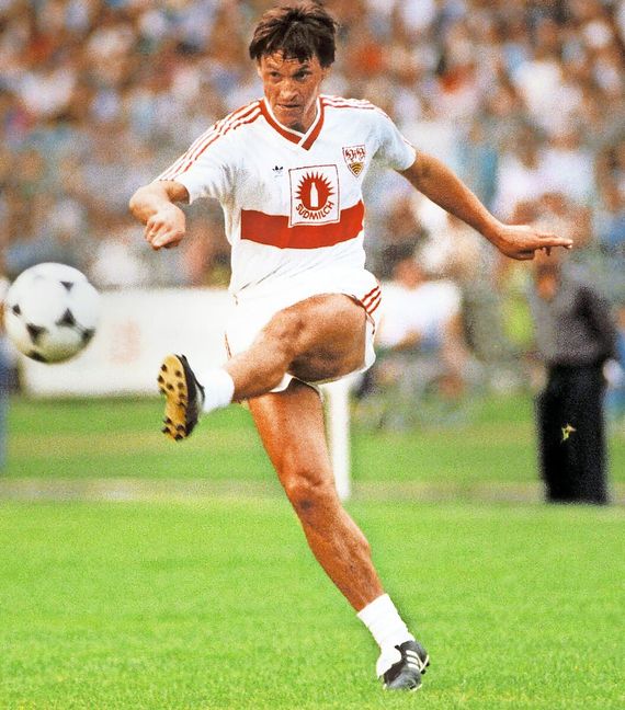 Früher für den VfB am Ball: Asgeir Sirgurvinsson