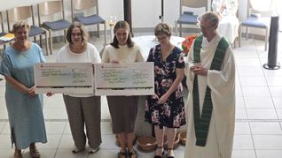 Je 5 000 Euro gingen an den Verein "Frauen helfen Frauen im Kreis Böblingen" und den Ambulante Kinder- und Jugendhospizdienst Landkreis Böblingen.