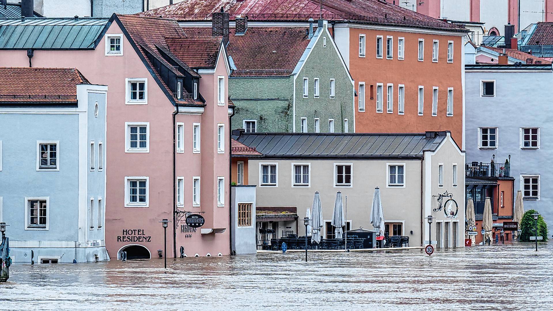 In Passau, wo die Donau, Inn und Ilz zusammenfließen, wurde der Katastrophenfall ausgerufen.