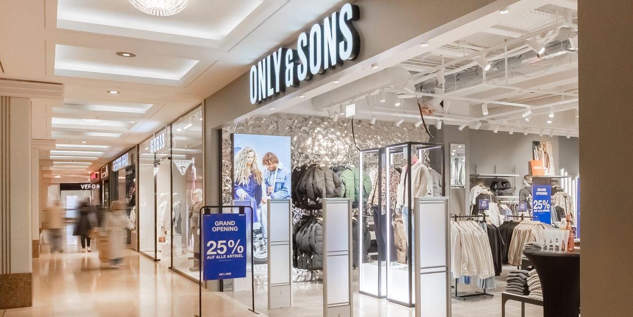 Die Kollektionen in Only&Sons sind auf Männer zugeschnitten.