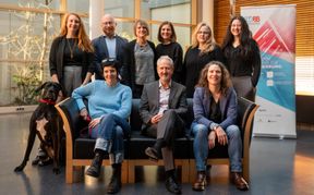 Teamfoto des ZD.BB mit Geschäftsführer Dr. Claus Hoffmann (vorne).