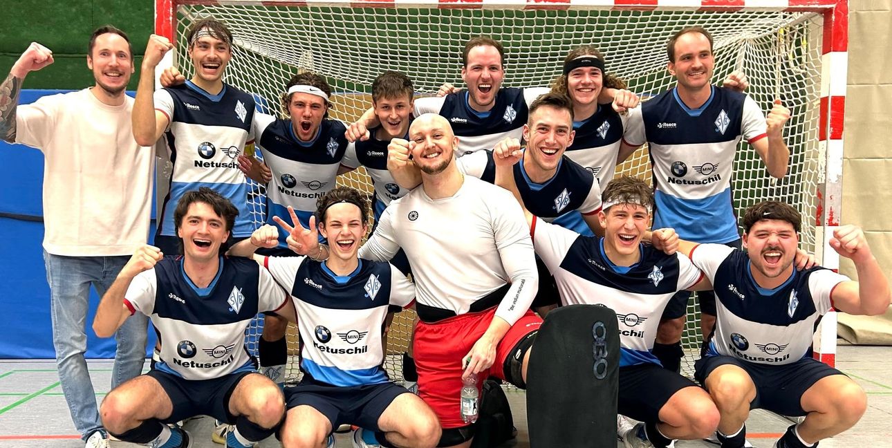 Der Jubel war groß beim SVB-Team nach dem erfolgreichen Saisonstart in der 2. Regionalliga. Bild: Meyer