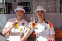 Die deutschen Fans auf dem Sindelfinger Wettbachplatz kamen beim Spiel gegen Ungarn voll auf ihre Kosten.