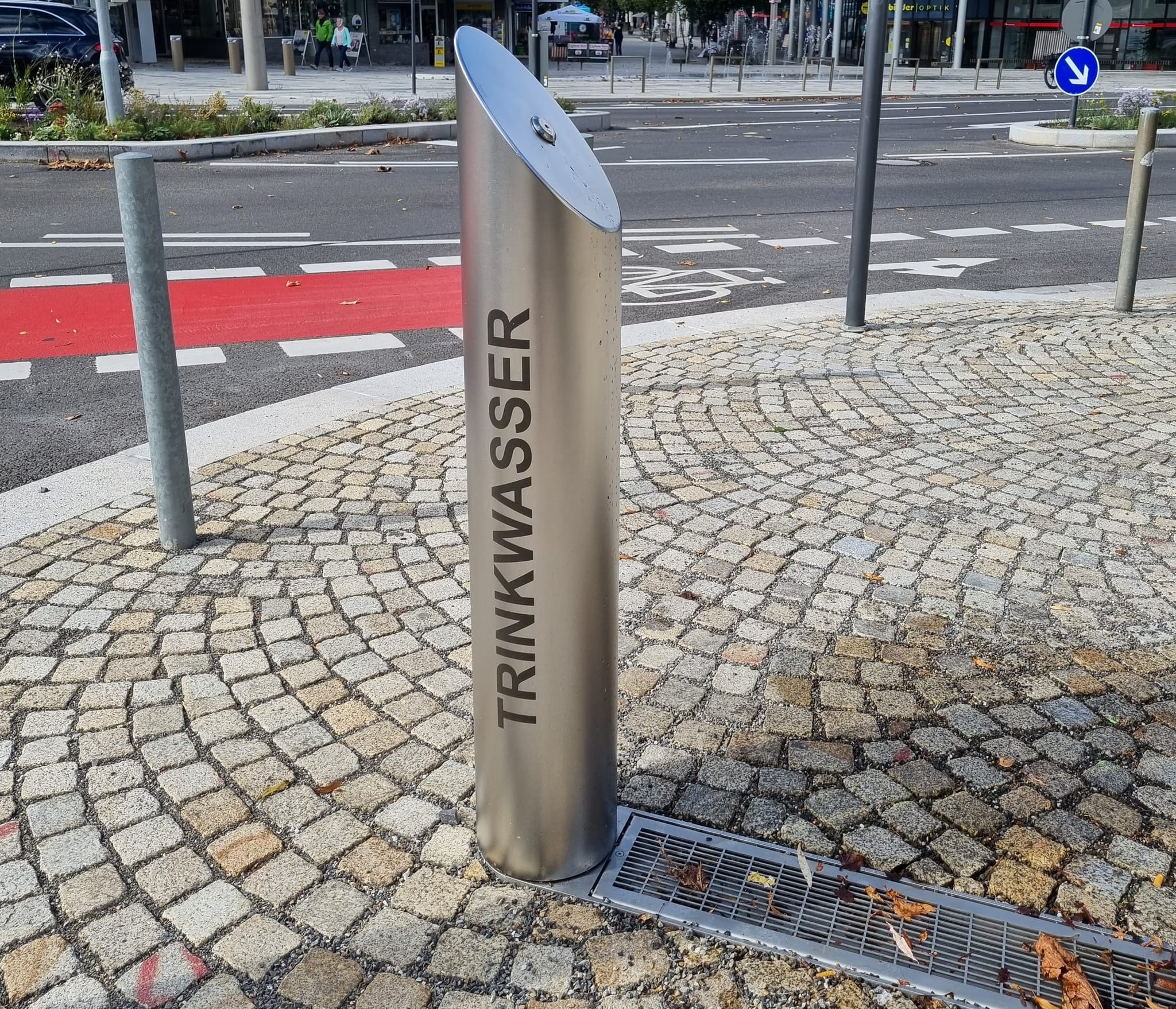 Seit 2021 sorgt der Trinkbrunnen am Elbenplatz in Böblingen für Abkühlung.