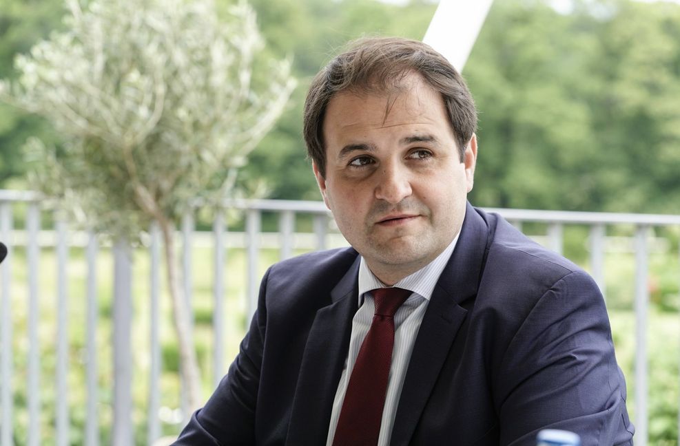Der noch ziemlich junge Staatskanzleichef Nathanael Liminski, Jahrgang 1985, gilt als engster politischer Berater des Ministerpräsidenten von Nordrhein-Westfalen – und als Strippenzieher  im Hintergrund.
 Foto: imago/Political-Moments