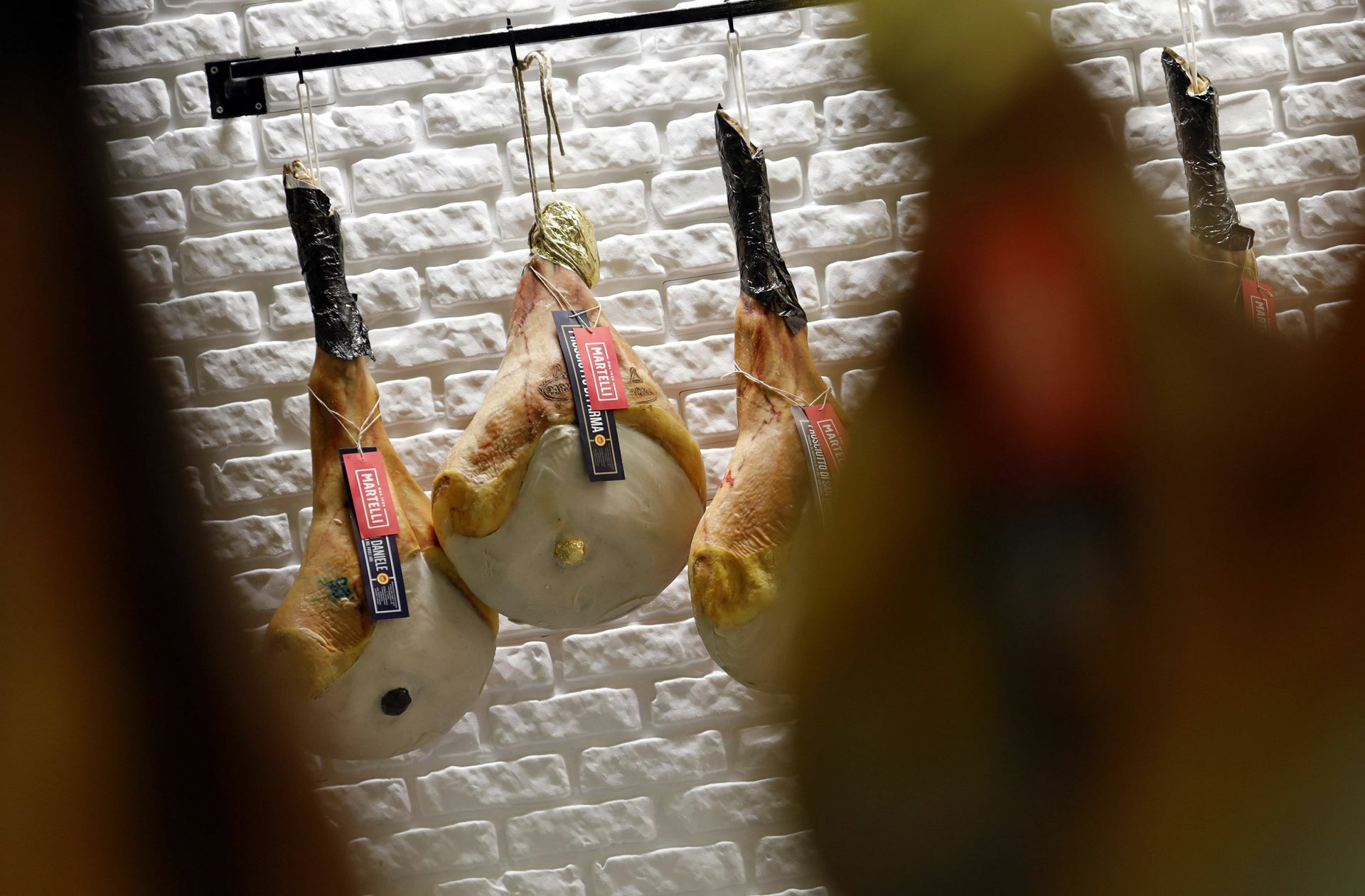 Fleisch oder Schinken als ein Stück Lebenskraft? Viele sehen das inzwischen anders.
 Foto: imago//Christoph Hardt