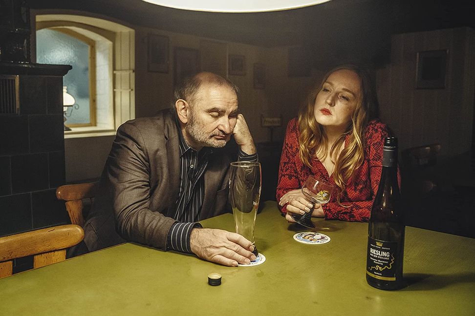 Siggi Zimmerschied hat „Weißbier im Blut“, Brigitte Hobmeier einen Weißwein. Bilder: z