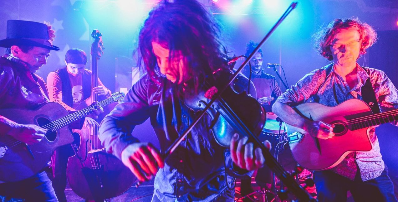 Das „Absinto Orkestar“ tritt am Samstag im Sindelfinger Pavillon auf.