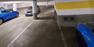 Nach Angaben eines Mieters sei die Tiefgarage über einen Zeitraum von mindestens acht Jahren nicht ausreichend gereinigt worden.