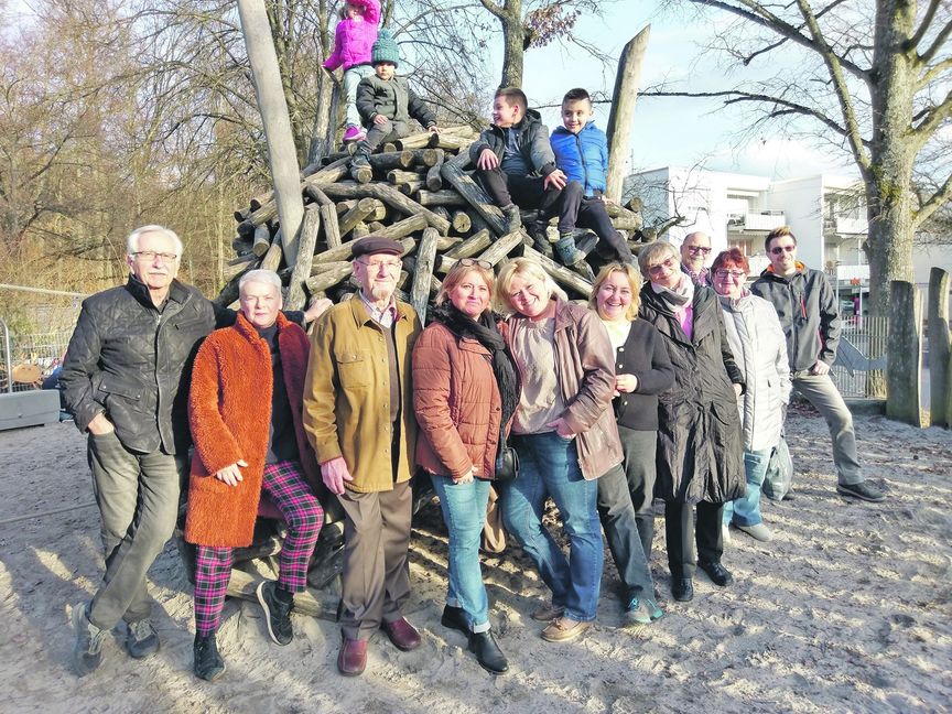 Der Arbeitskreis Eichholz: Wolfgang Schreiber, Sibylle Siegner (Leitung Inseltreff), Werner Hees, Nermin Aydin Sylwia Schmid-Cocaj, Ela Larisch, Marlies Germaschewski, Hannelore Baumgärtner, Jochen Hams, Werner Tilluschek (von links).  Bild: z