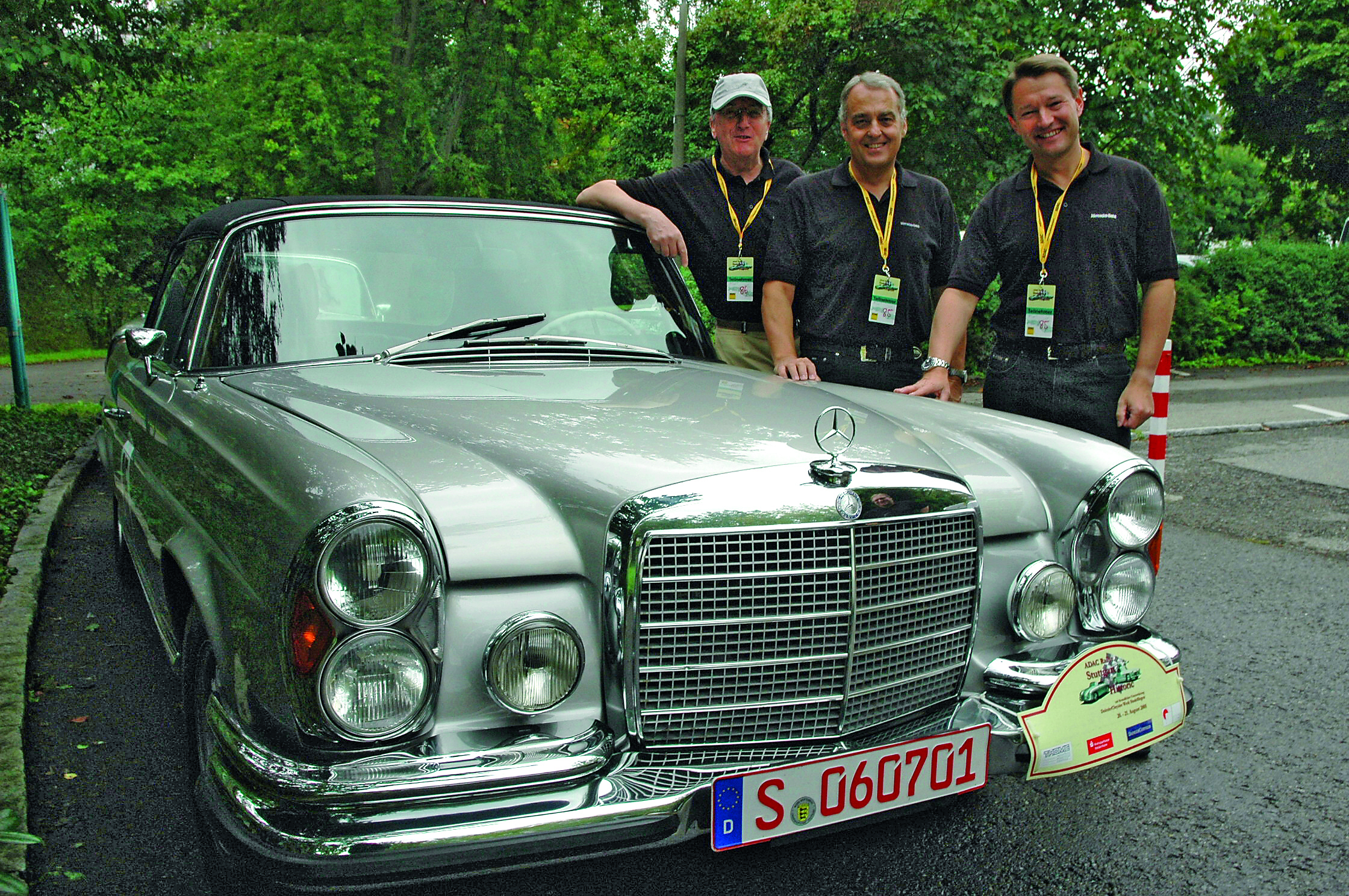Uwe Braun (rechts) 2005 bei der ADAC-Rallye mit Dr. Eberhard Haller (Mitte) und Helmut Rapp.   Bild: Stampe/A