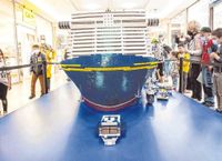 Ende März ist es geschafft: Die "MS Breuningerland" ist das größte Lego-Schiff der Welt.  Bild: Nüßle