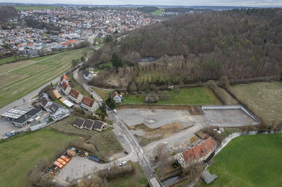 Auf dem Gelände rechts entsteht der neue Bauhof in Grafenau. Bild: Richter