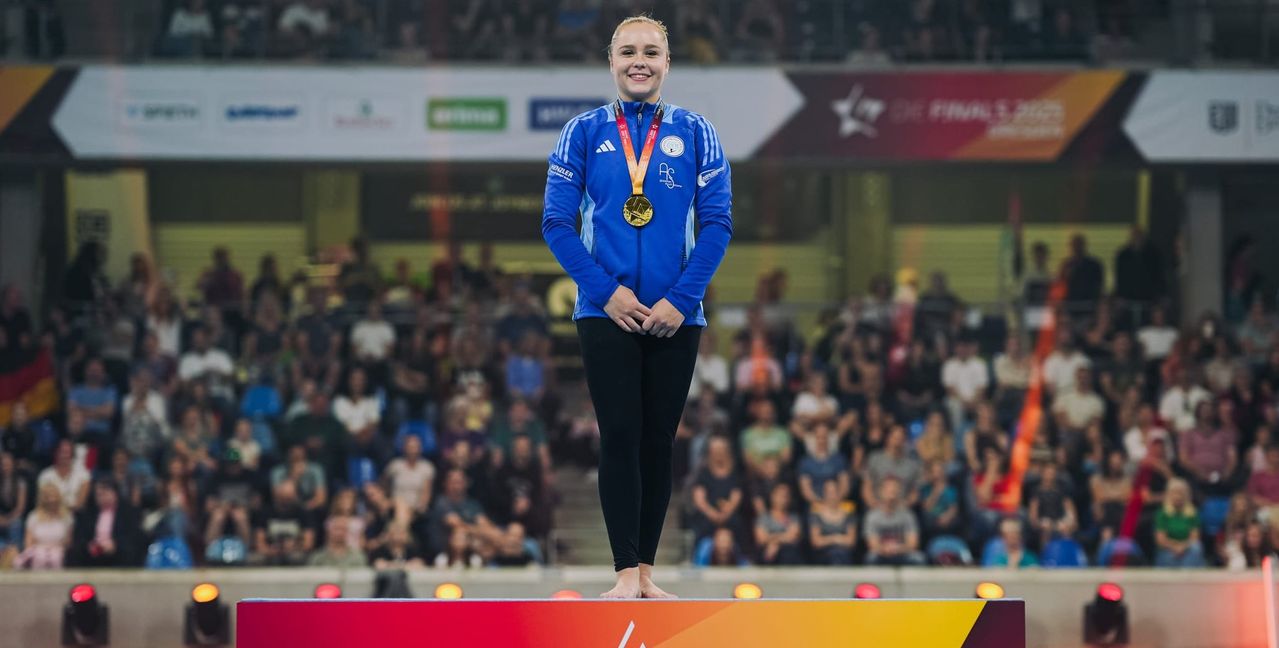Bewegend: Die Schönaicherin holt Gold bei den Finals und steht ganz oben auf dem Treppchen.Bilder: Eibner-Pressefoto