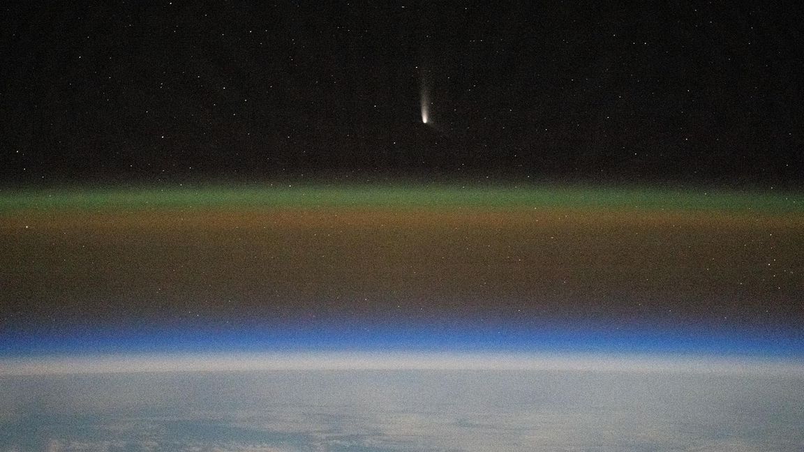 Der Komet C2023-A3 (Tsuchinshan-ATLAS), in etwa 160 Millionen Kilometern Entfernung, aufgenommen von dem Nasa-Astronauten Matthew Dominick von der ISS aus.