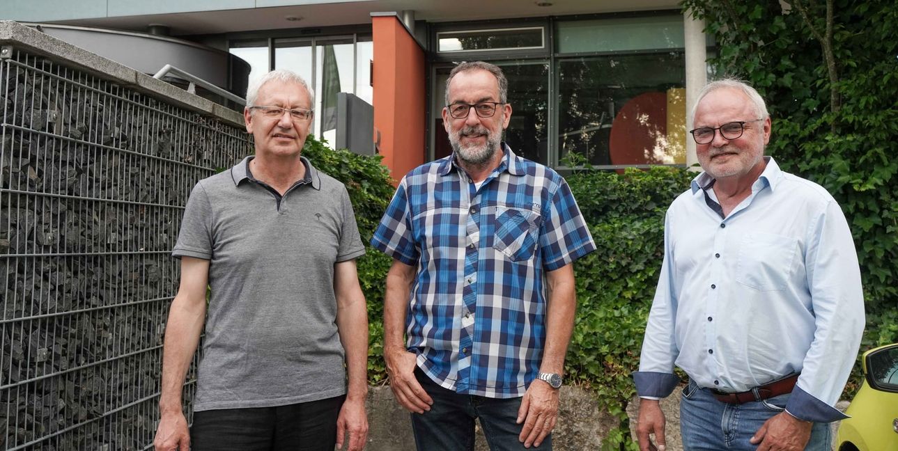 Bei den Stadtwerken Sindelfingen (von links): Berthold Hanfstein (Geschäftsführer Energieagentur Kreis Böblingen), Gartenexperte Volker Kugel und Dr. Karl Peter Hoffmann (Geschäftsführer Stadtwerke Sindelfingen).