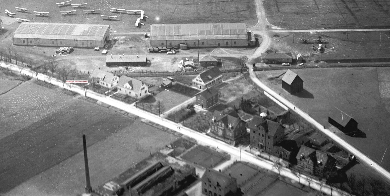 Klemms Wohnhaus in der Böblinger Allee 62 (rote Markierung) , auf Sindelfinger Markung, in unmittelbarer Nähe des Böbliger Flugplatzes. 
Bild: Stadtarchiv Böblingen