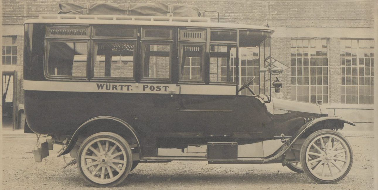 Ein Daimler-Bus für die Württembergische Post.