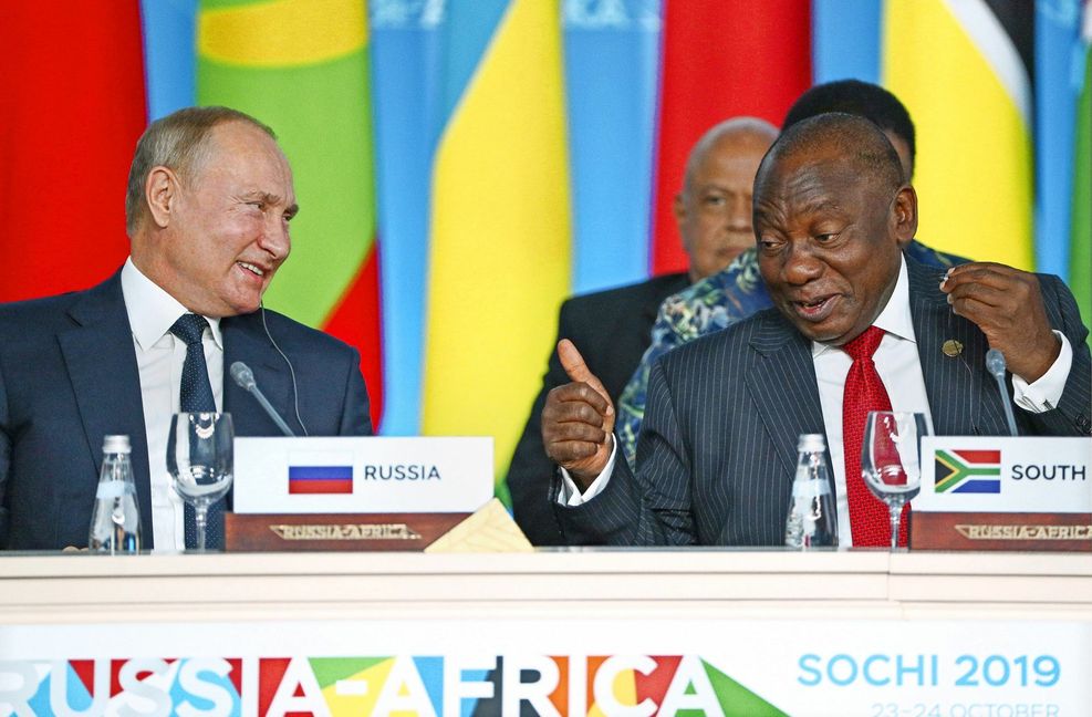 Der russische Präsident Wladimir Putin und sein südafrikanischer Amtskollege Cyril Ramaphosa 2019 beim Russland-Afrika-Gipfel in Sotschi