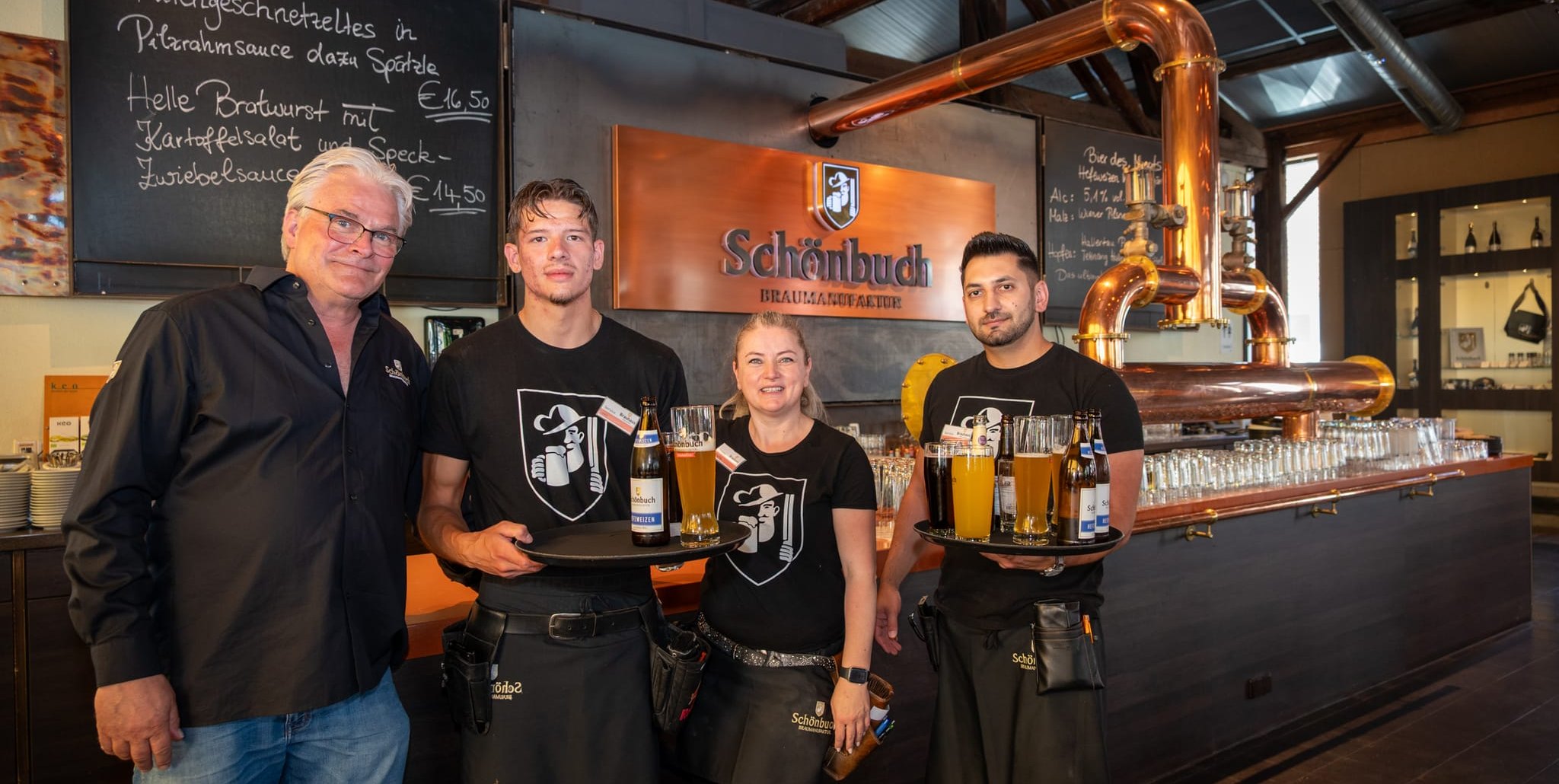 Betriebsleiter Stefan Thölen und das Team sind gerne für ihre Gäste da.