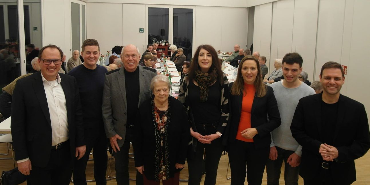 Beim Böblinger SPD-Neujahrsempfang (von links): Kai Burmeister, Lukas Häberle, Herbert Protze, Marlies Stiegler, Tamara Atexinger, Jasmina Hostert, Enzo Gaeta und Florian Wahl.