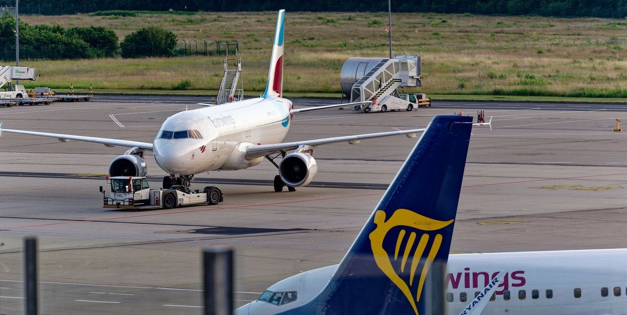 Europaflüge und Pauschalreisen sind teurer geworden. (Archivbild)