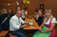 Beste Stimmung beim Maichinger Oktoberfäschd im Bürgerhaus.