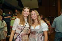 Beste Stimmung beim Maichinger Oktoberfäschd im Bürgerhaus.
