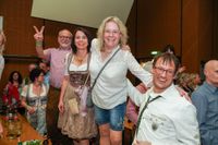Beste Stimmung beim Maichinger Oktoberfäschd im Bürgerhaus.