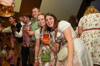 Beste Stimmung beim Maichinger Oktoberfäschd im Bürgerhaus.