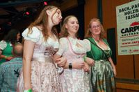 Beste Stimmung beim Maichinger Oktoberfäschd im Bürgerhaus.