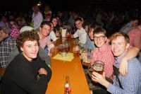Beste Stimmung beim Maichinger Oktoberfäschd im Bürgerhaus.