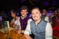 Beste Stimmung beim Maichinger Oktoberfäschd im Bürgerhaus.