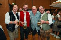 Beste Stimmung beim Maichinger Oktoberfäschd im Bürgerhaus.