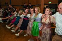 Beste Stimmung beim Maichinger Oktoberfäschd im Bürgerhaus.
