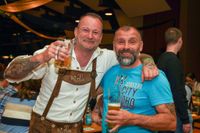 Beste Stimmung beim Maichinger Oktoberfäschd im Bürgerhaus.