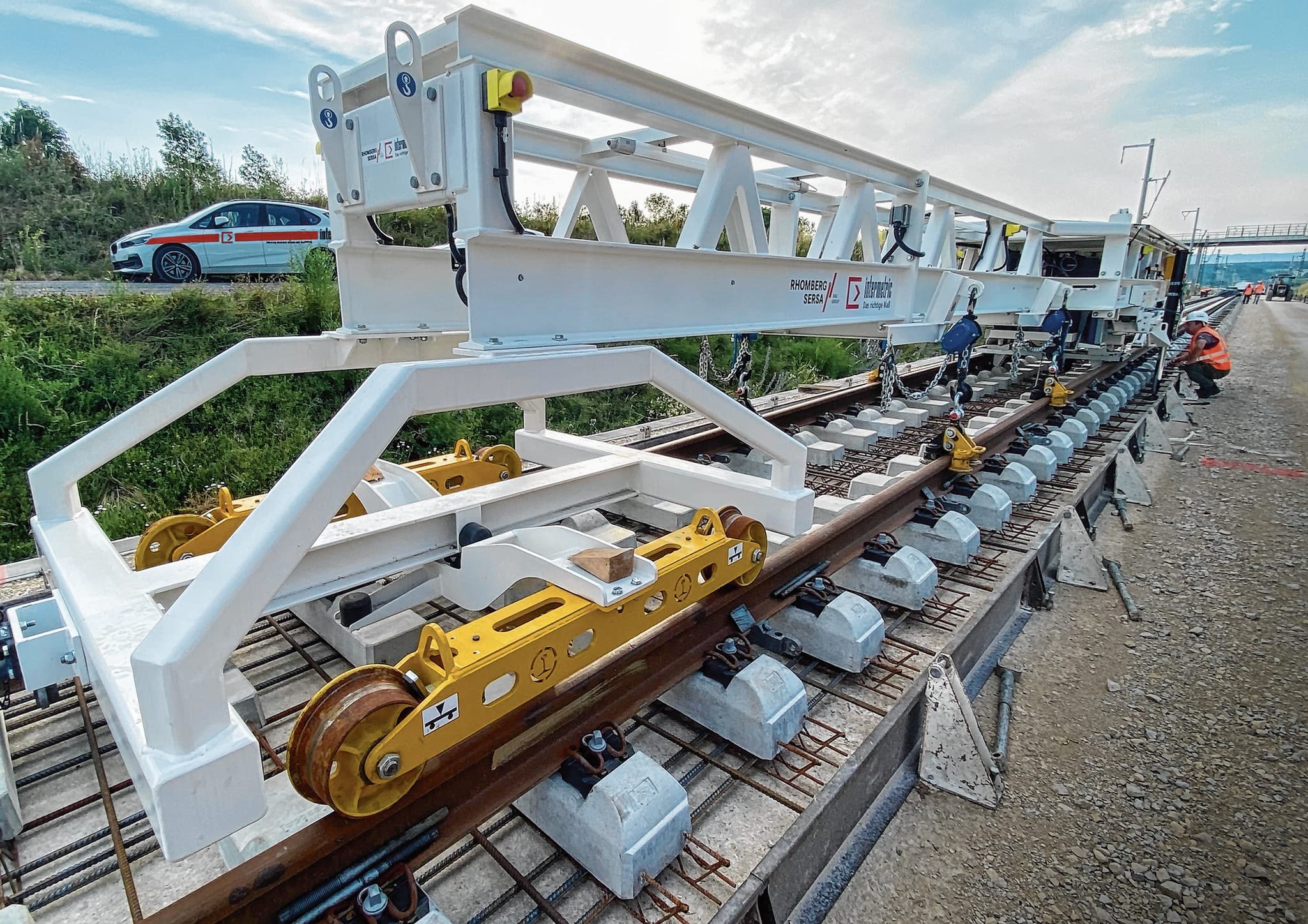 Rhomat mit intermetric Track Lifter (Neubaustrecke Wendlingen-Ulm).