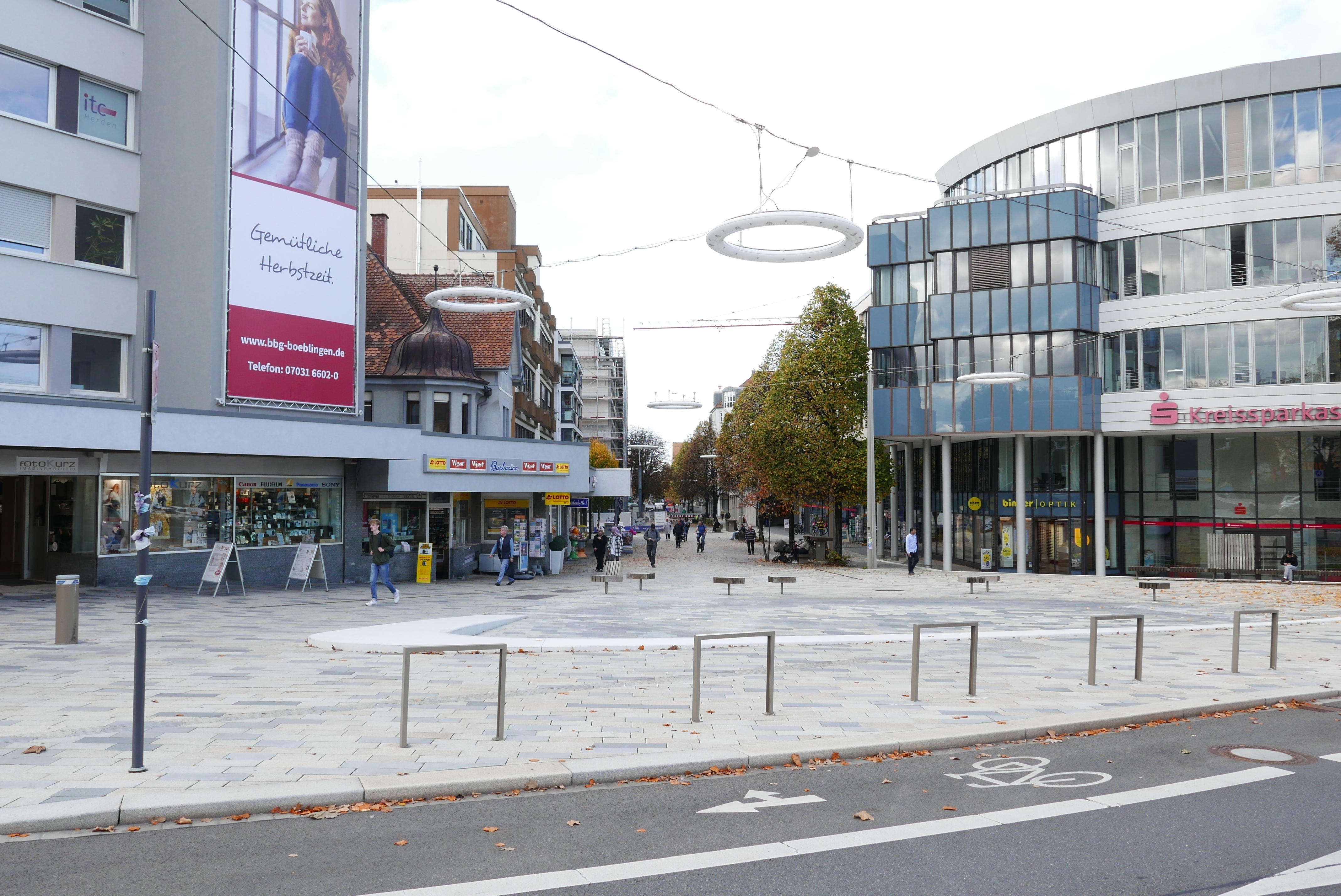 Die Bahnhofstraße heute - vor links das ehemalige Zweygart-Haus und Foto Kurz zeugt noch von alten Zeiten.  Bild: Jung
