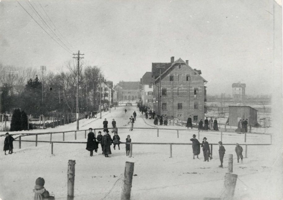 Blick vom Elbenplatz zum Bahnhof - zwischen 1904 und 1908. Bild: Szadtrarchiv BB