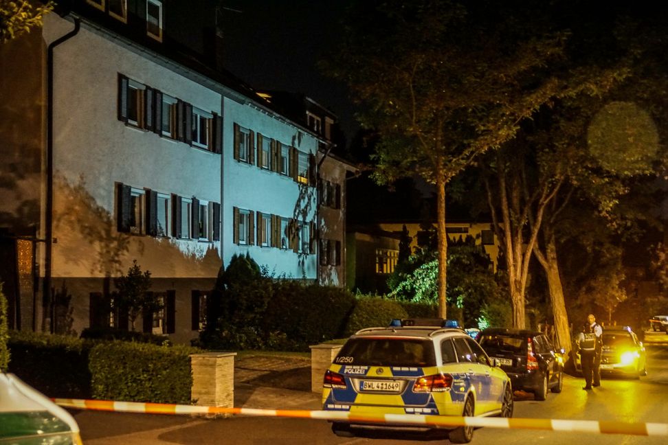 In diesem Mehrfamilienhaus begann der Polizeieinsatz wegen Ruhestörung.Bilder:SDMG/Dettenmeyer