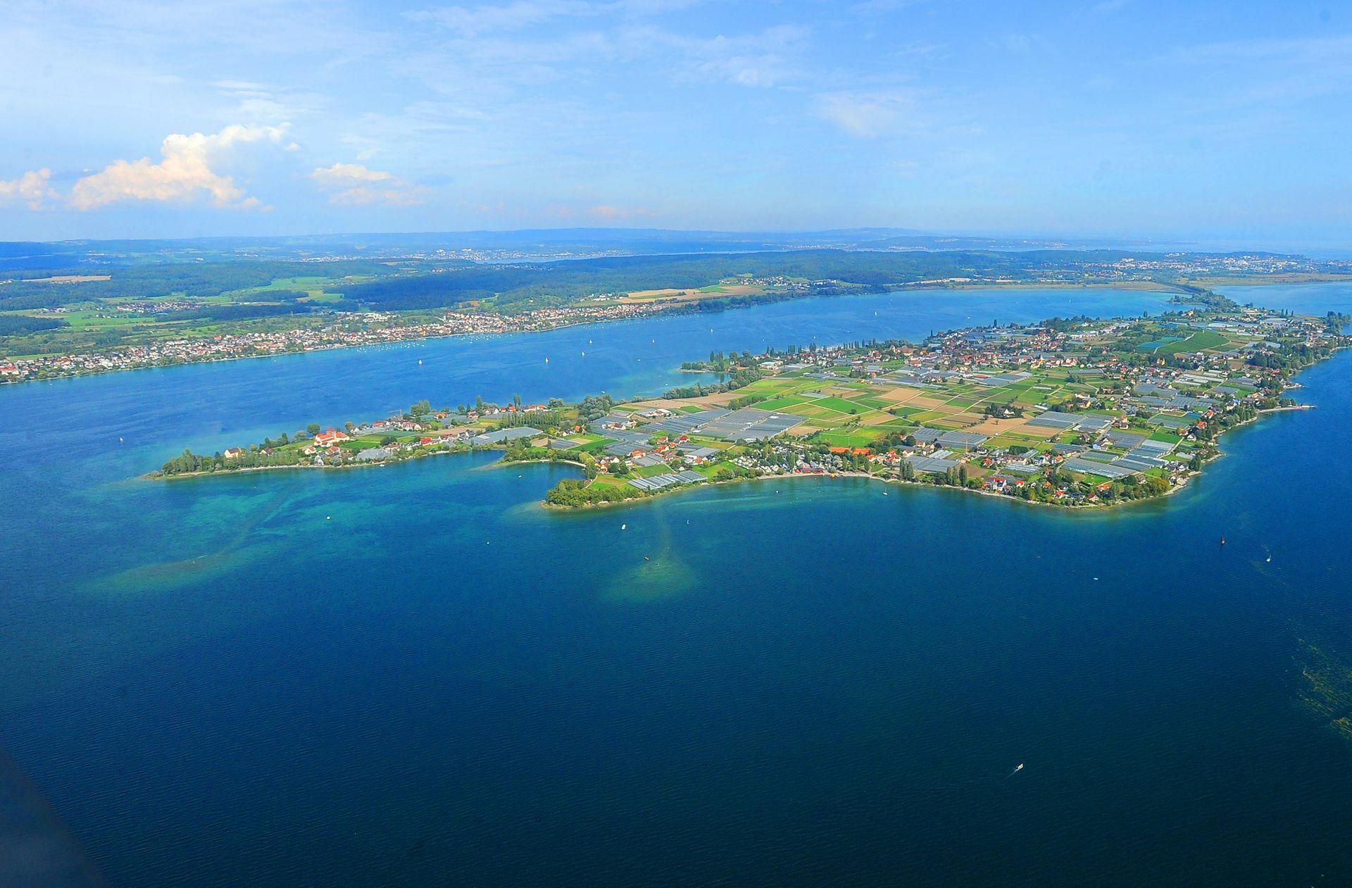 Die Reichenau ist eine Idylle aus Feldern und Gewächshäusern.