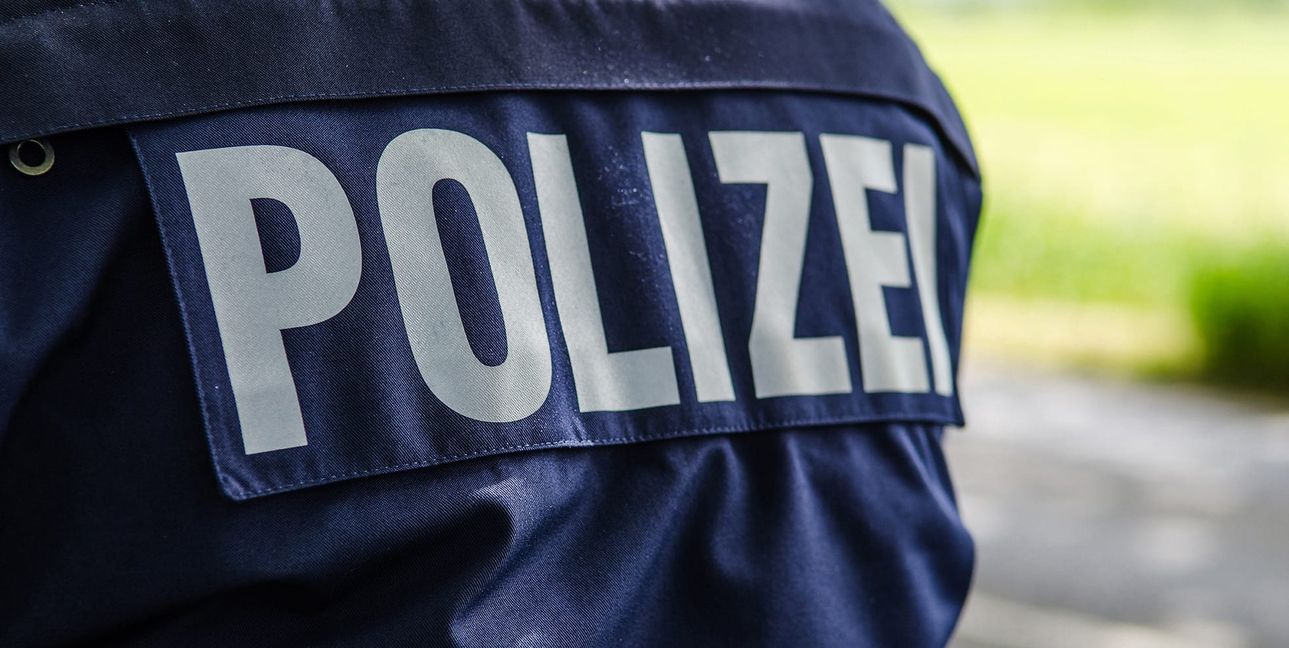 Die Polizei sucht Zeugen.