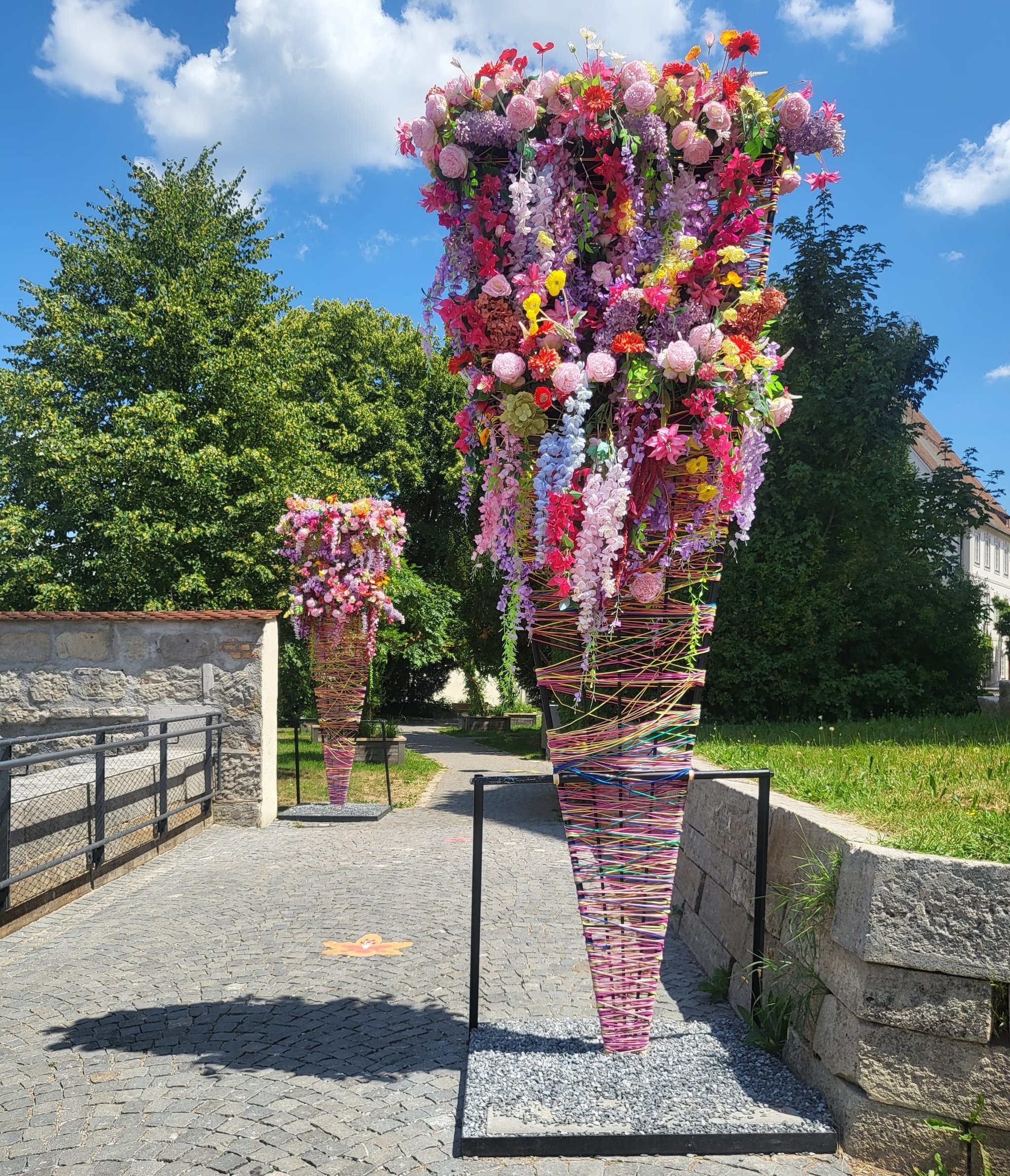 Mit farbenfrohem Blumenschmuck und liebevollen Dekorationen präsentierte sich Ellwangens Innenstadt als Teil der Landesgartenschau.